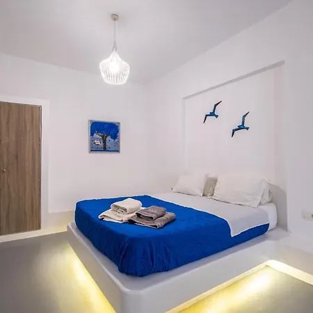 Majestic Sky Luxury Suites Megalochori  Extérieur photo