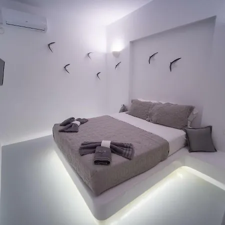 Majestic Sky Luxury Suites Megalochori  Extérieur photo